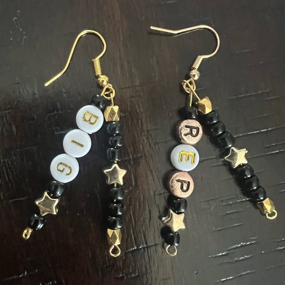 Taylor Swift Reputation Era Earrings for Eras Tour - Picture 6 of 6